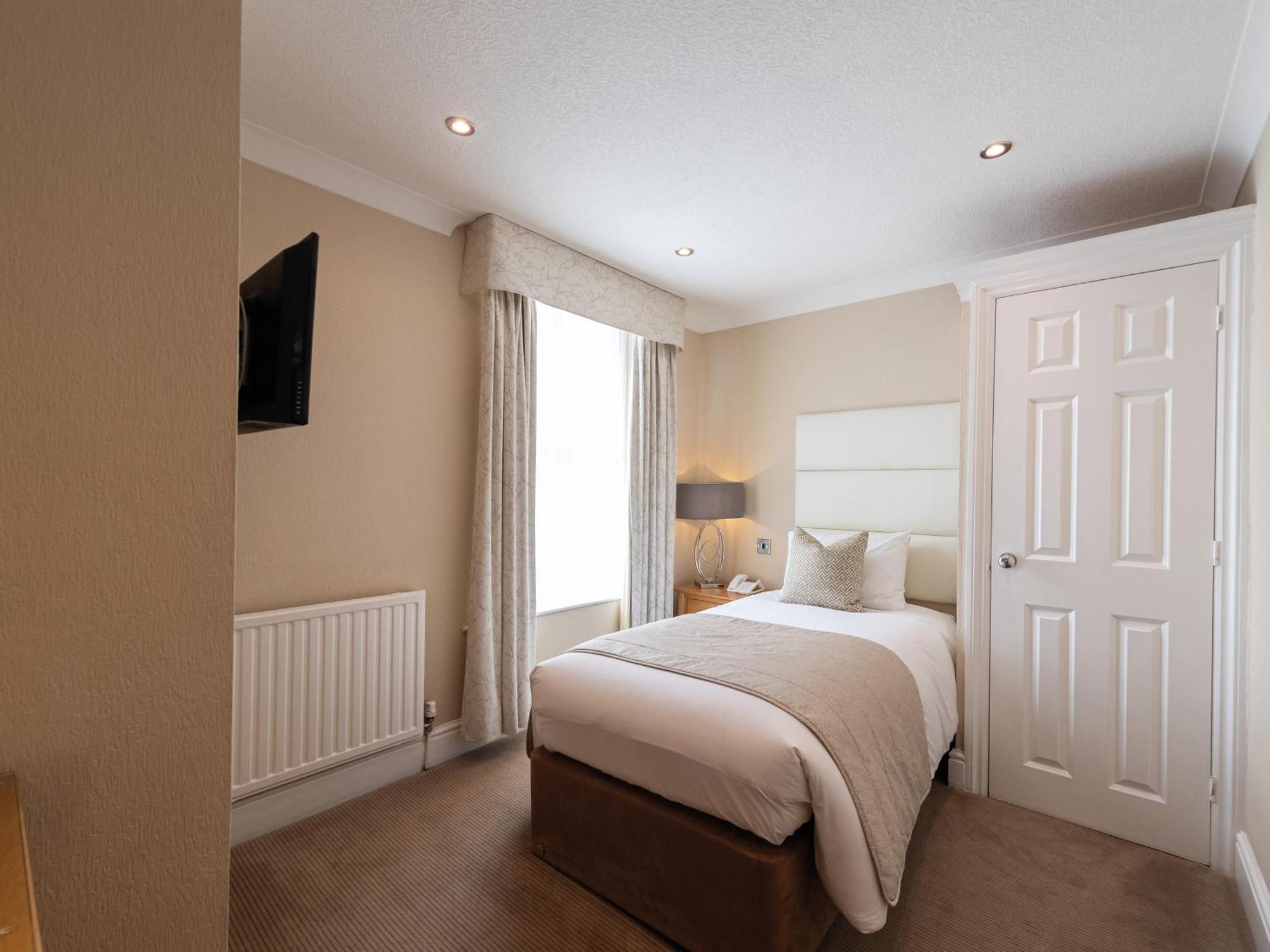 The Royal & Fortescue Hotel Barnstaple Ngoại thất bức ảnh